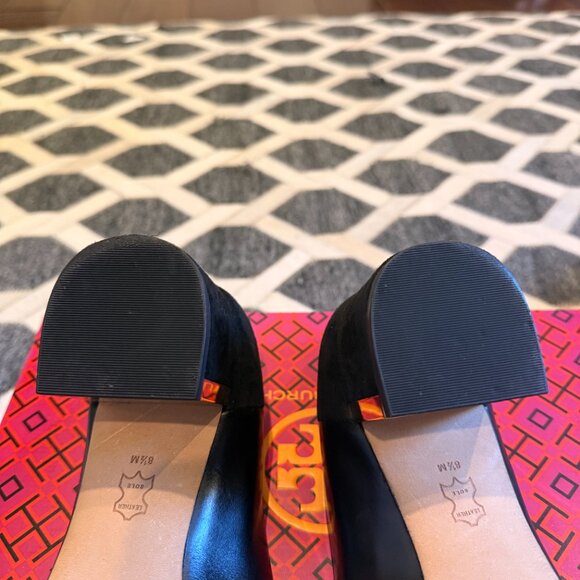 Tory Burch GIGI 55mm Black/Gold Pointy Toe Pumps Size 8.5 - Picture 13 of 14